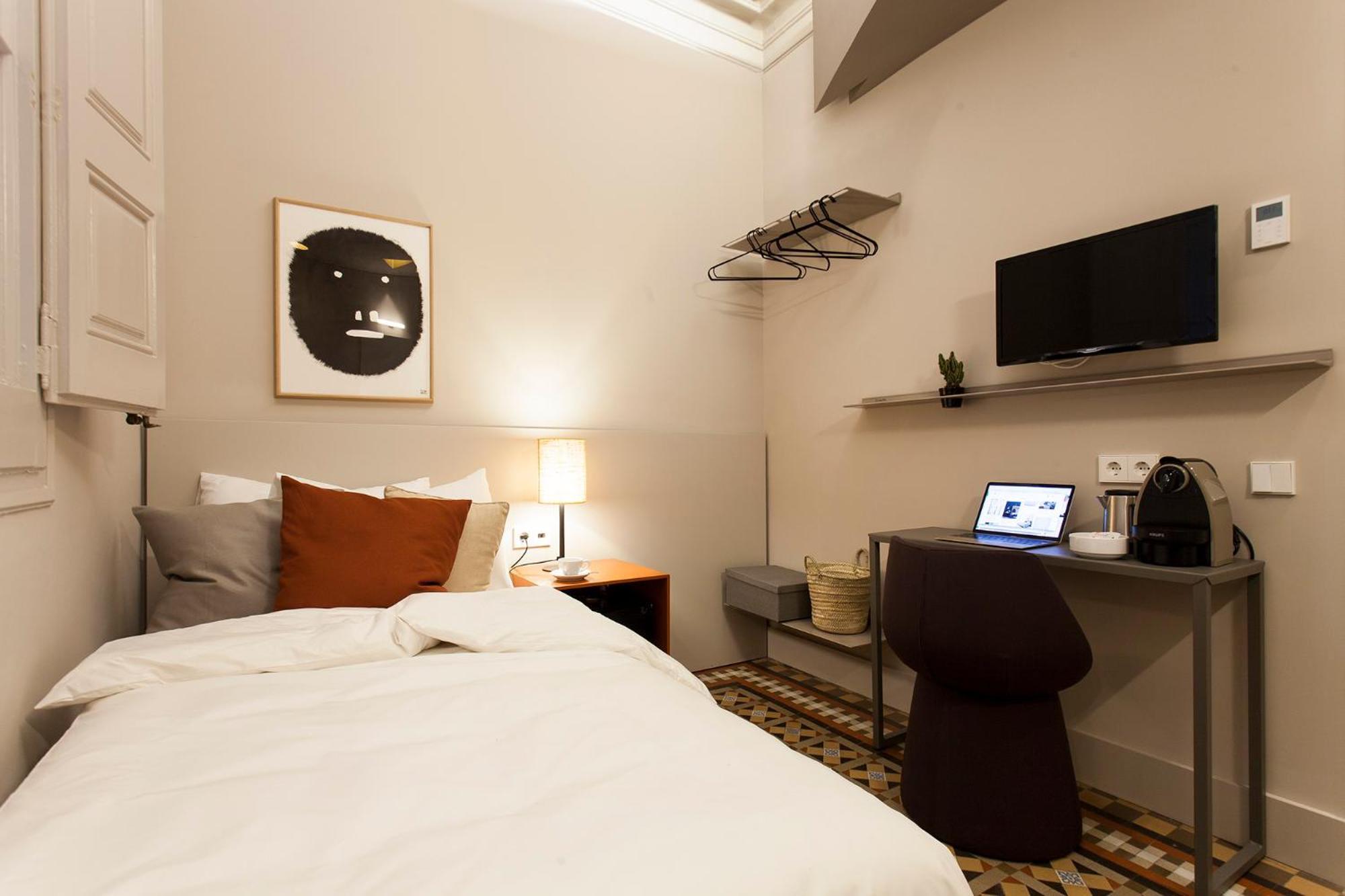 Destinationbcn - Universitat Hotell